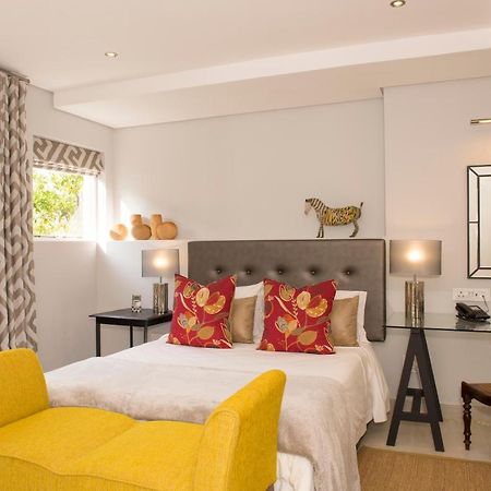 Four Rosmead Boutique Guesthouse Cape Town Bagian luar foto