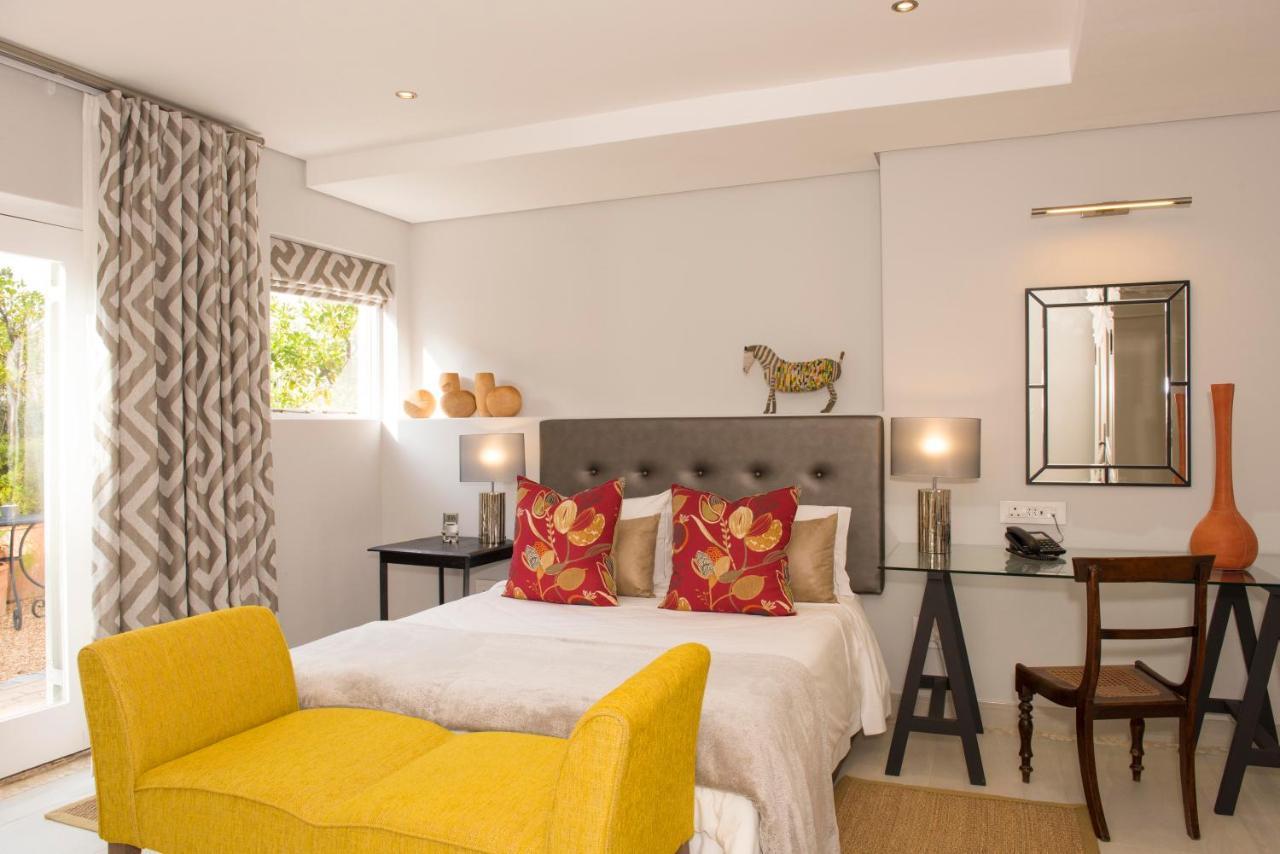 Four Rosmead Boutique Guesthouse Cape Town Bagian luar foto