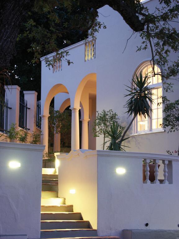 Four Rosmead Boutique Guesthouse Cape Town Bagian luar foto