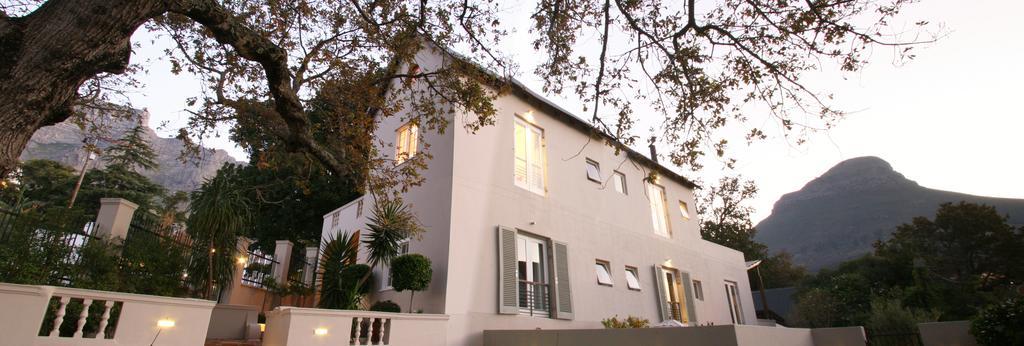 Four Rosmead Boutique Guesthouse Cape Town Bagian luar foto