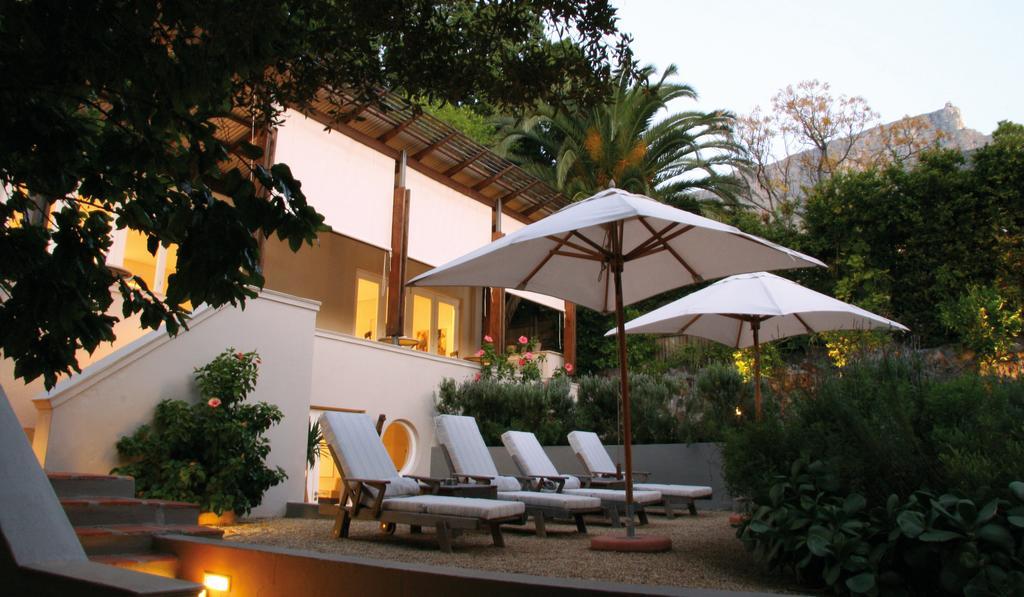 Four Rosmead Boutique Guesthouse Cape Town Bagian luar foto